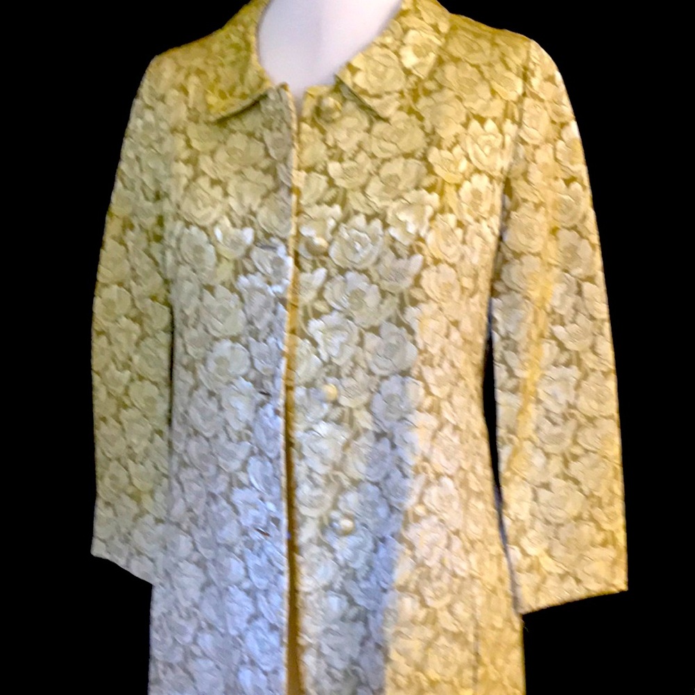❤️ RARE FIND VINTAGE Women’s LESLIE FAYE ORIGINAL 50’s 60’s Gold Metallic Coat.